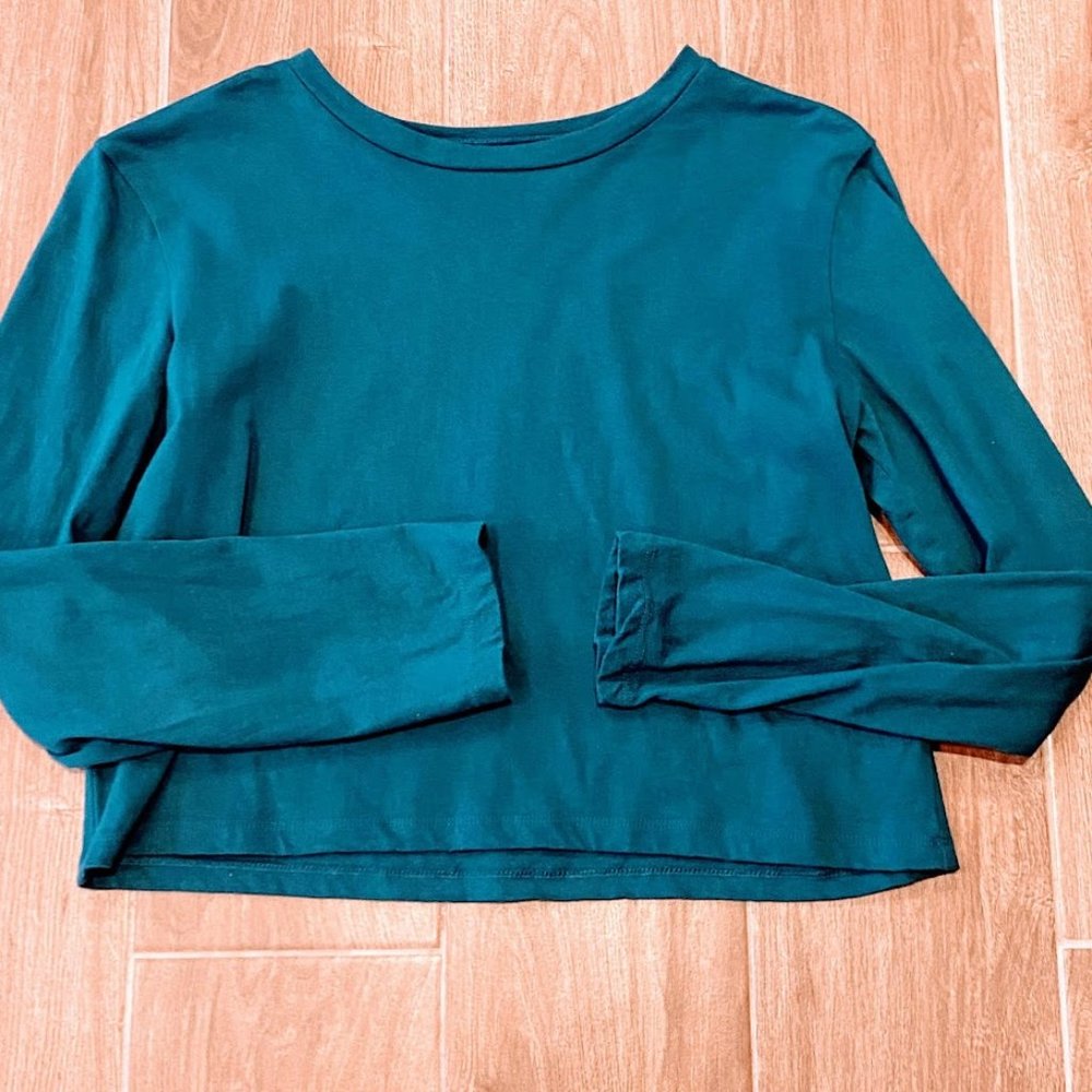 Wild Fable Small Teal Cropped Long Sleeve Shirt